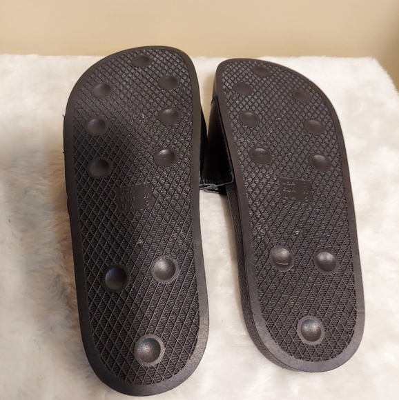 Skull slides - Picture 3 of 4